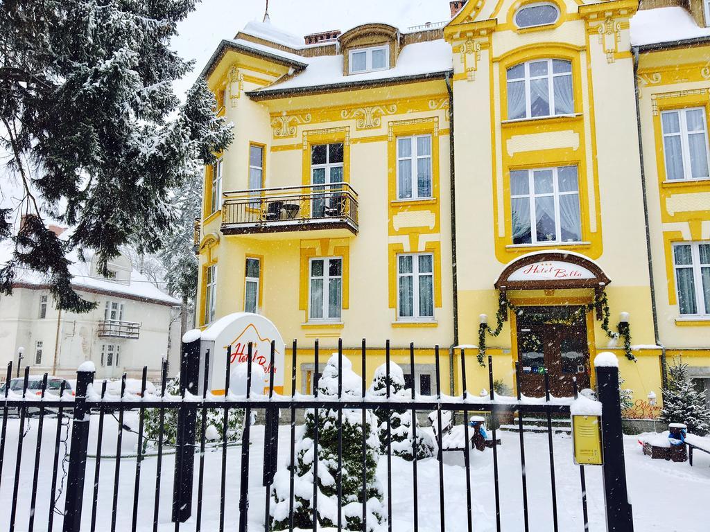 Hotel Bella เยเลเนียกูรา ภายนอก รูปภาพ