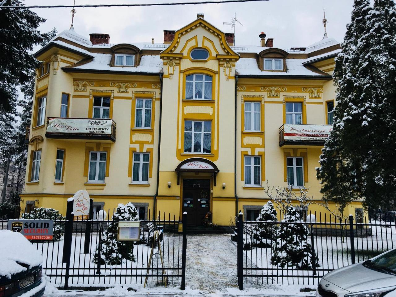 Hotel Bella เยเลเนียกูรา ภายนอก รูปภาพ